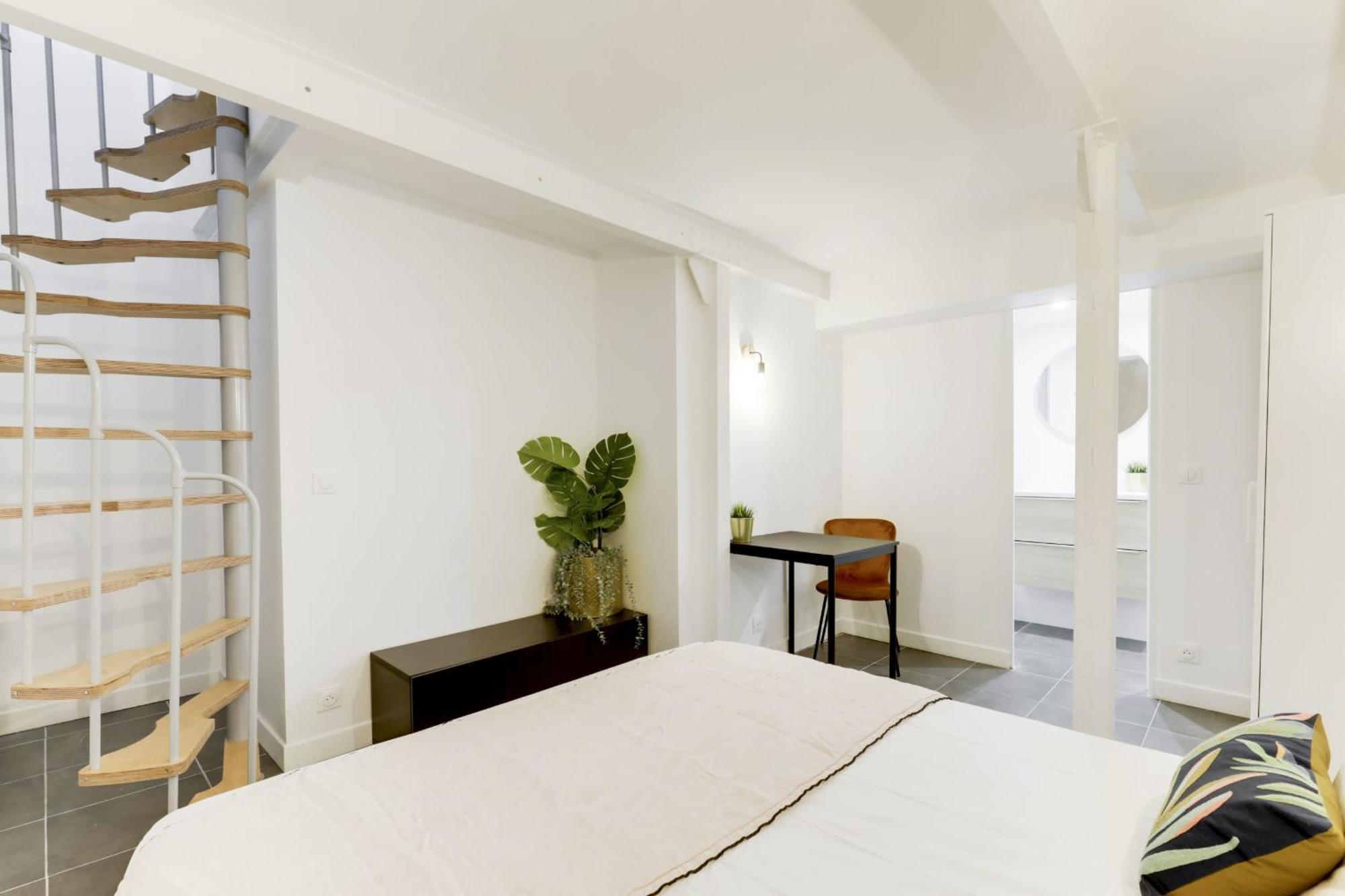 nice studio renovated&bright - street side Parijs Buitenkant foto